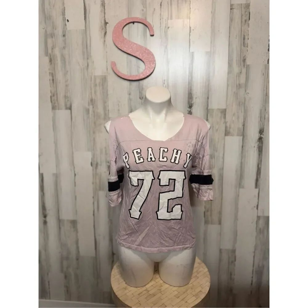 Forever 21 cut off shirtโsize small
